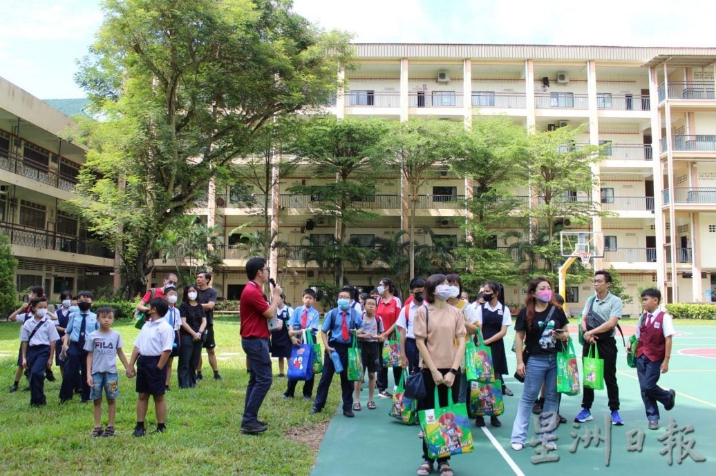 166名学生参与本报时事问答决赛