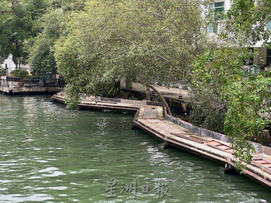 （古城第四版主文）拆除约半年·甘榜爪哇河畔走道终于施工