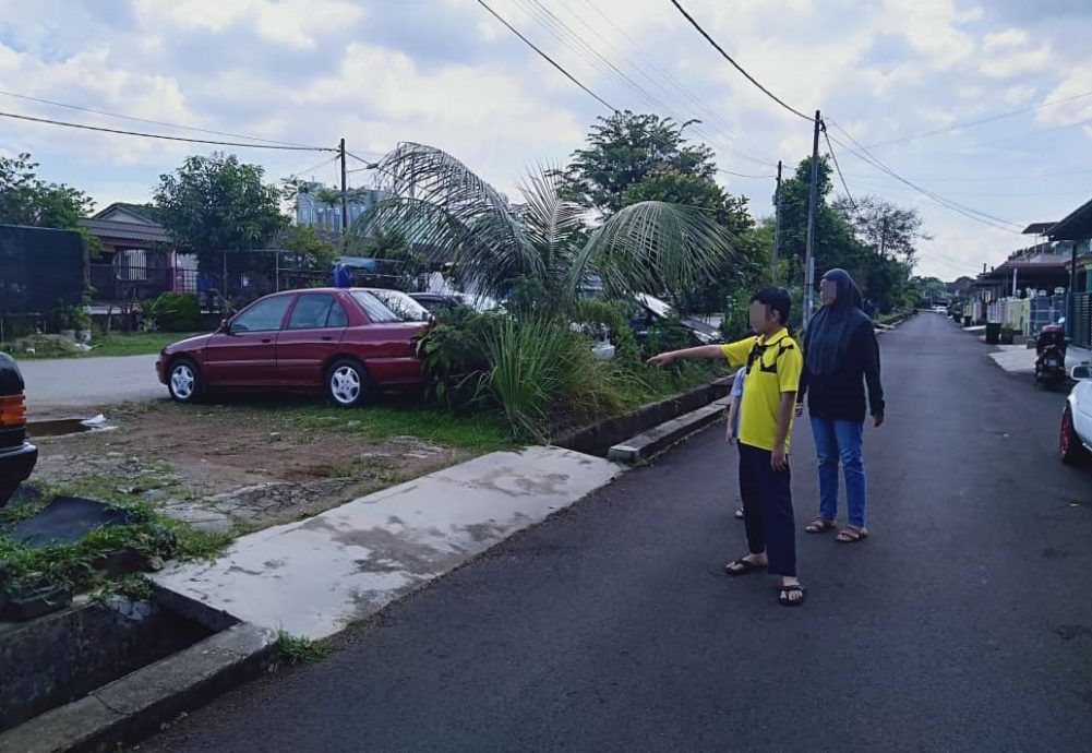(大北马)企图用糖诱拐男孩,幸男孩机灵没上当!