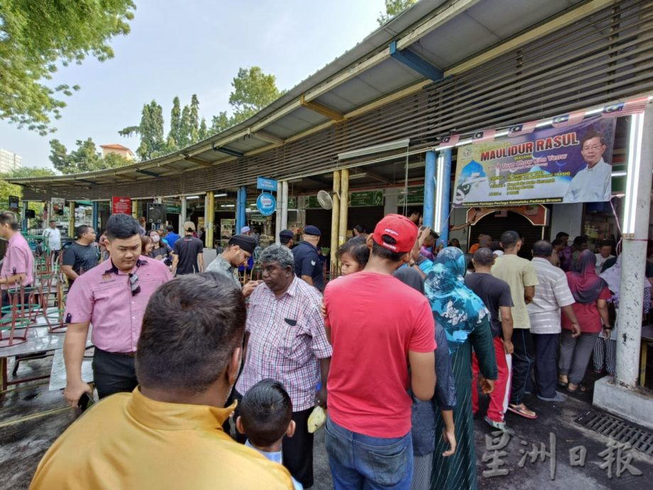 曹观友促槟市厅 关注布朗草场小贩中心提升工程