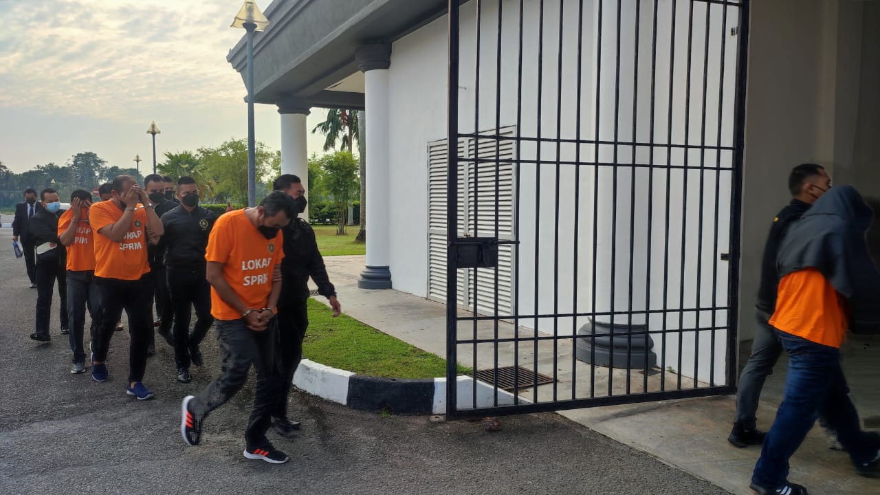 (大北马)法庭:反贪会延扣5执法员