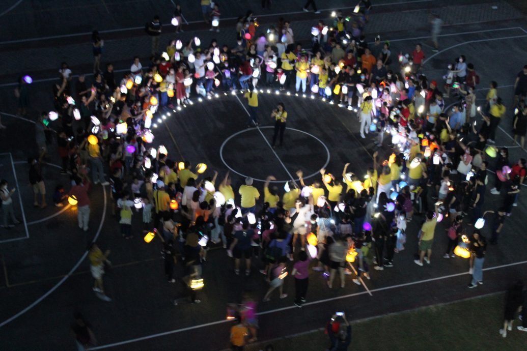 (大都会)中华小学中秋游园义卖会 1.5万人光顾 成功筹获30万维修基金/5图