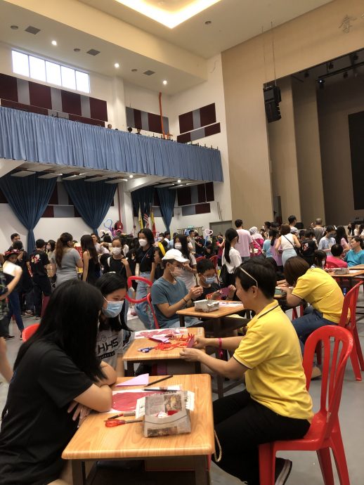 (大都会)中华小学中秋游园义卖会 1.5万人光顾 成功筹获30万维修基金/5图