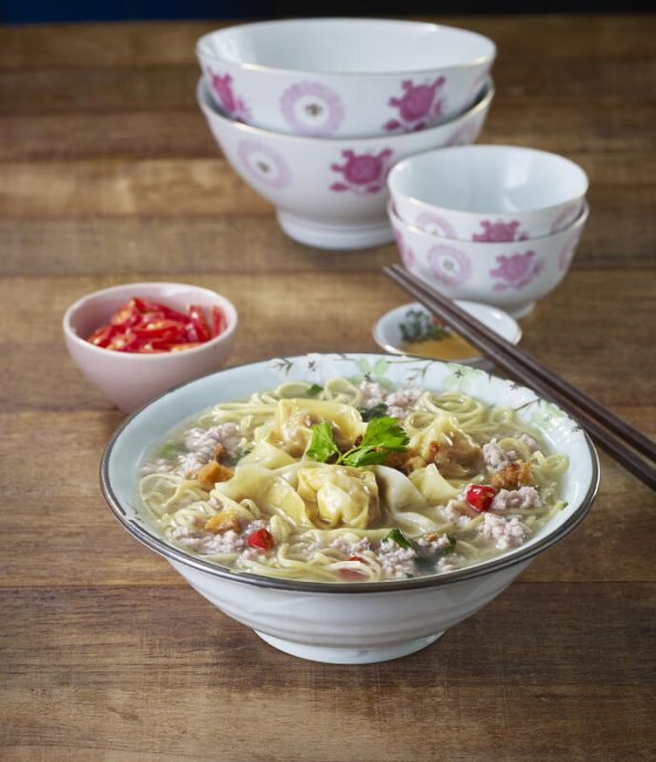 (已签发)柔:狮城二三事:大学生为百年祖业 弃高薪转行当小贩