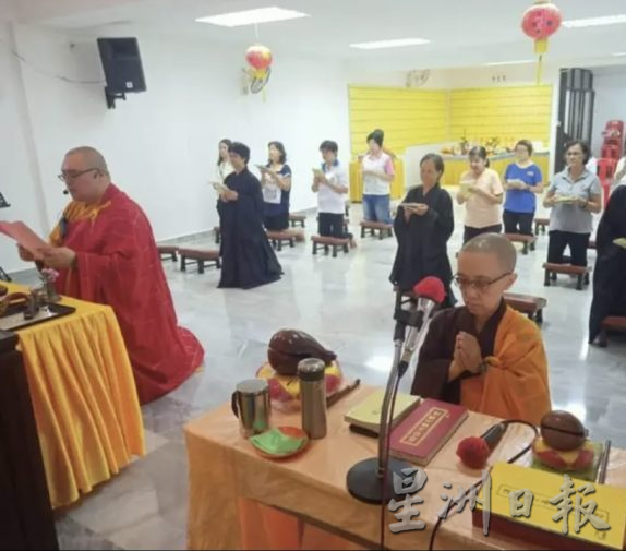 (有位就下)柔:【特稿】:延续传统发扬文化,新邦令金各庙宇办中元会