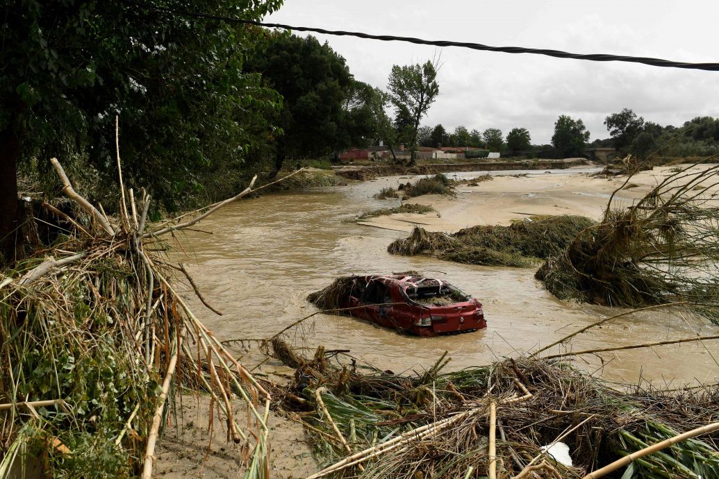 (视频)西班牙中部暴雨成灾酿3死3失踪 水灌地铁车厢乘客录惊悚一幕