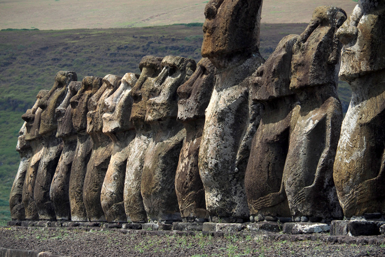 Kim Teoh／摩艾石像之谜