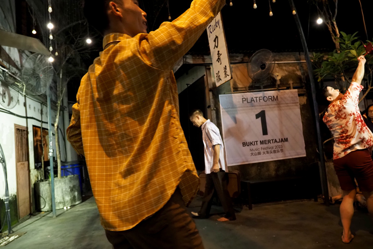 Kim Teoh／童年·离家·火车头