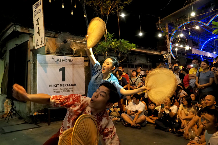 Kim Teoh／童年·离家·火车头