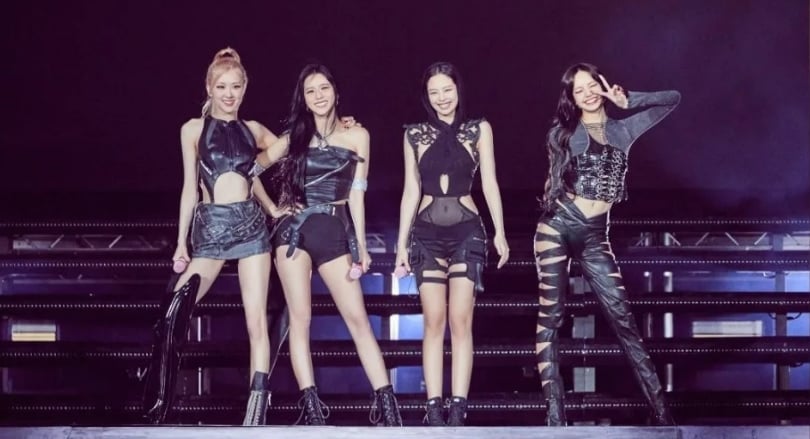 Lisa登世界第一裸秀 被酸沦落脱衣舞娘