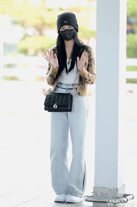 Lisa跳疯马秀倒数  一句“你没被邀请”惹骂