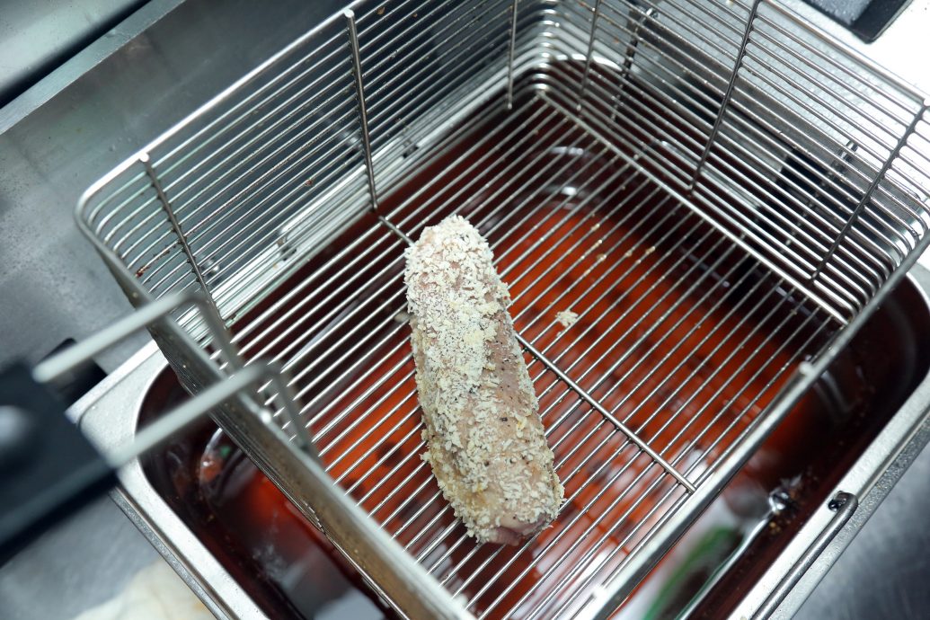 me 厨艺空间：黑毛猪料理