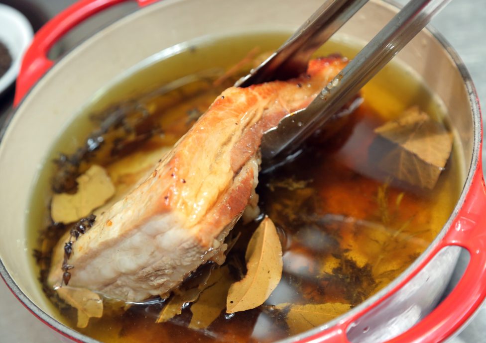 me 厨艺空间：黑毛猪料理