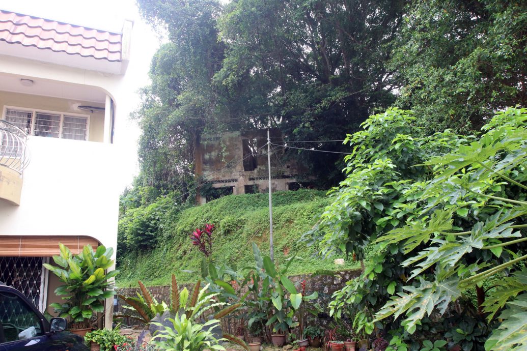 NS主文/又是荒废屋和私人地问题,居民感叹:解决遥遥无期