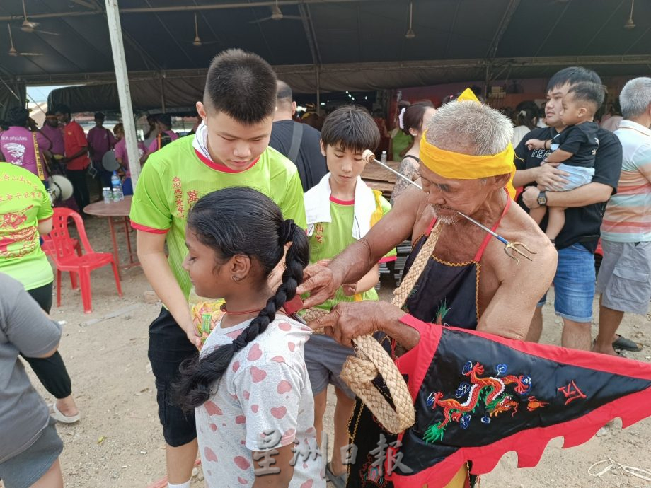 NS封底主文/马口万仙宫众神出游,马口社区热哄哄