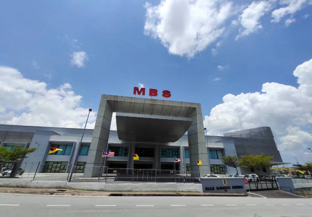 NS封面主文/旧店重建未设足停车位 业主罚8千,市长:须保留空间作基设提升