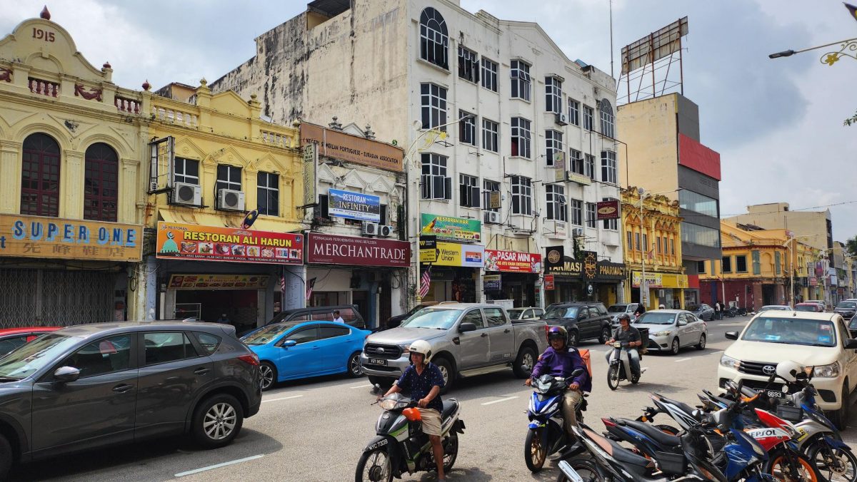 NS芙蓉/芙蓉拿督昔阿末路周末变外劳城抢滩生意,商家:未造成大影响惟盼严厉管控