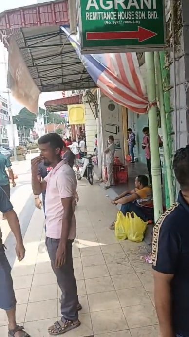 NS芙蓉/芙蓉拿督昔阿末路周末变外劳城抢滩生意,商家:未造成大影响惟盼严厉管控