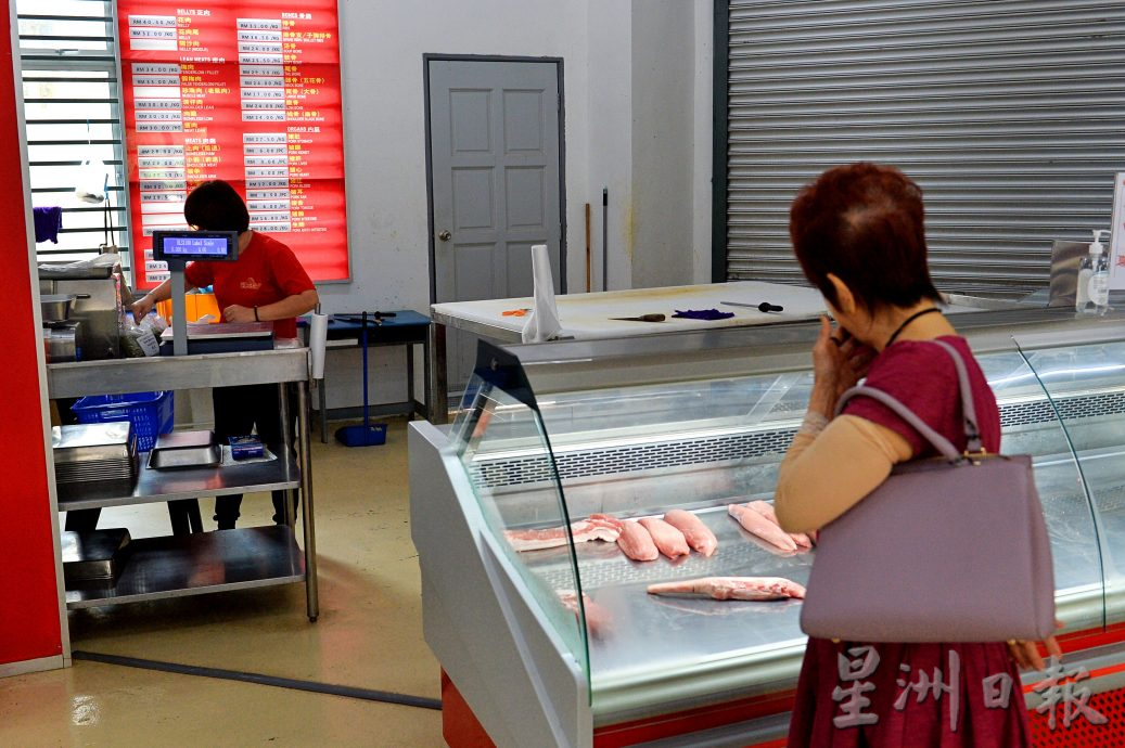 近期有传猪肉降价引热议;生肉店业者:价格还是一样,并无降价之说