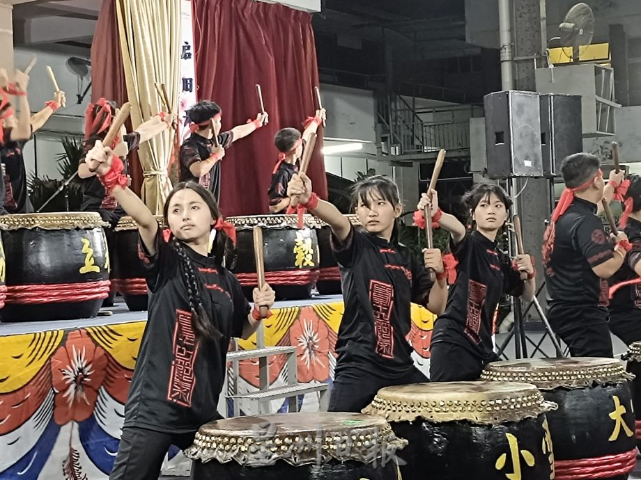 NS马口／张聒翔现身启文中学中秋晚会，拨款5千以示支持