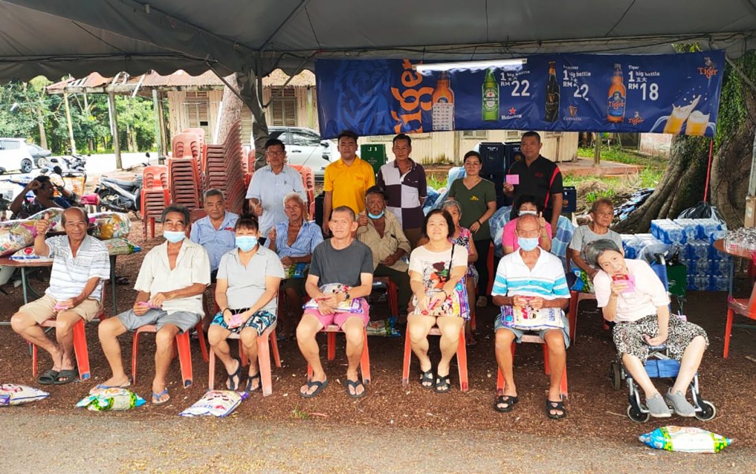 NS马口/榕吉盂兰胜施赠贫老捐助华小