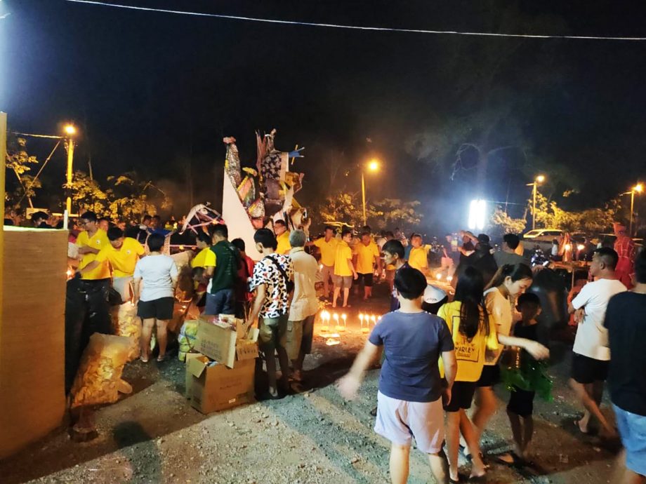 NS马口/榕吉盂兰胜施赠贫老捐助华小