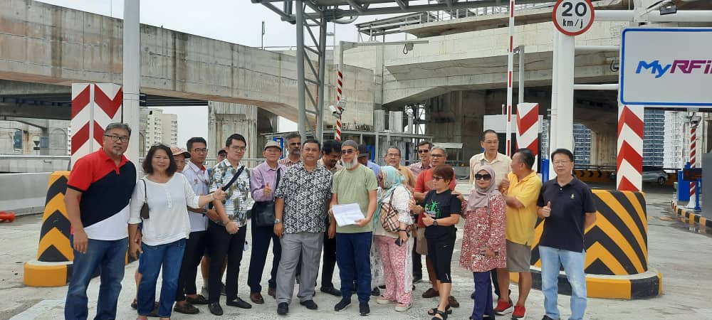 SUKE阿南达迈设收费站 居委会:对居民不公