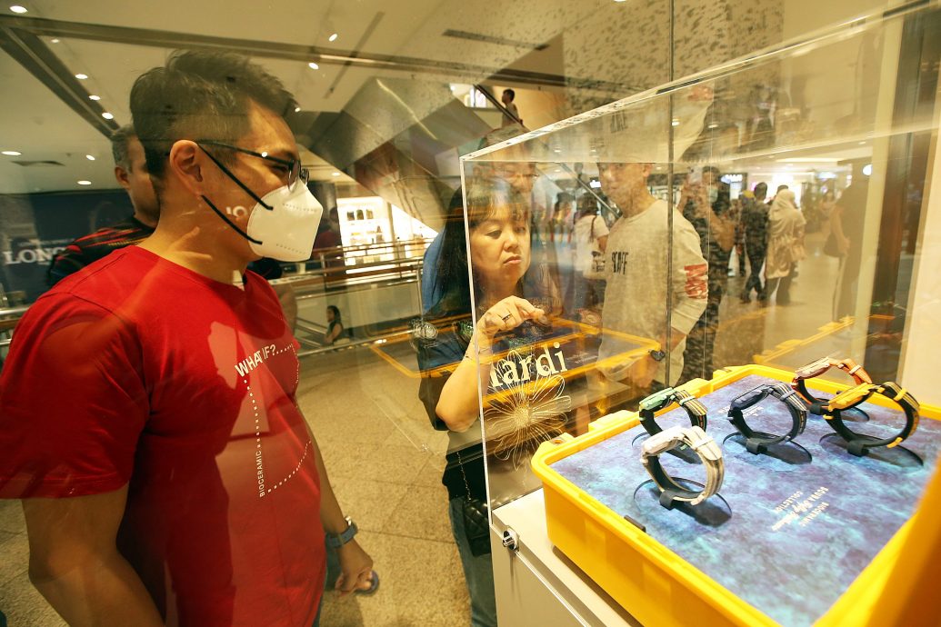 Swatch新潜水表发售,Pavillion专卖店的第一位顾客