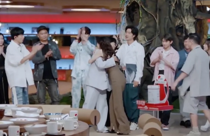 TANK恐慌症发作视线模糊 Ella急中断录影