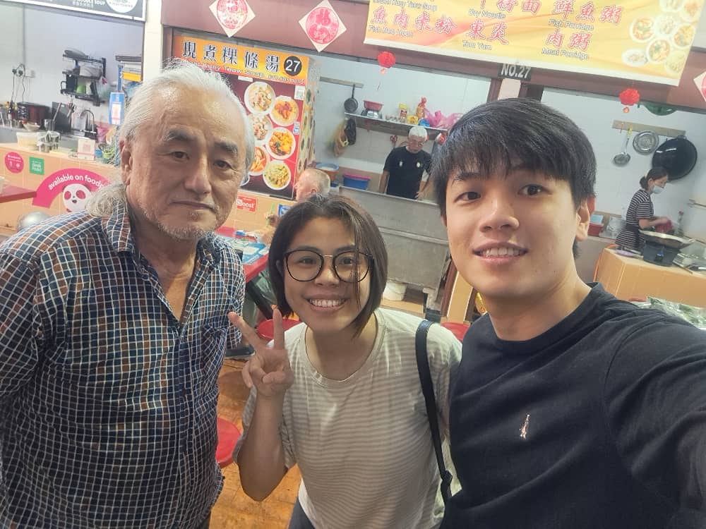 10月4日刊登 有故事的人:拍摄《六叔来帮忙》,我当上小贩的贵人