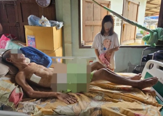 11岁孝顺女上学午休回家 为卧病父 脑瘫奶奶喂食换尿布