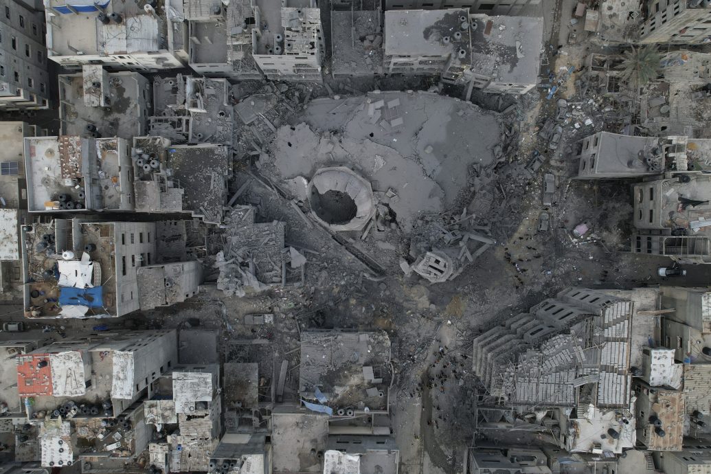  150人质在手 哈马斯威胁以色列：再空袭就杀光人质！