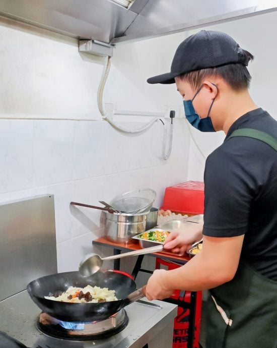 21/10有故事的人/疫情回家乡创业,一步一脚印从素食外卖至素食馆