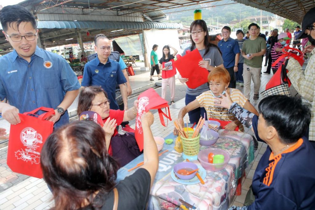35天13人确诊 怡白兰园成骨痛热症热点
