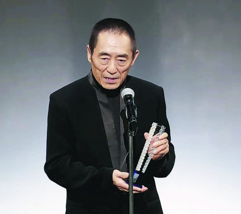 36年前东京影展首位华人影帝 张艺谋笑领终身成就奖