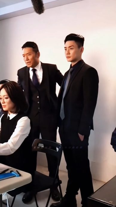 65岁苗侨伟风头强压黄宗泽　戚美珍撞脸汪明荃