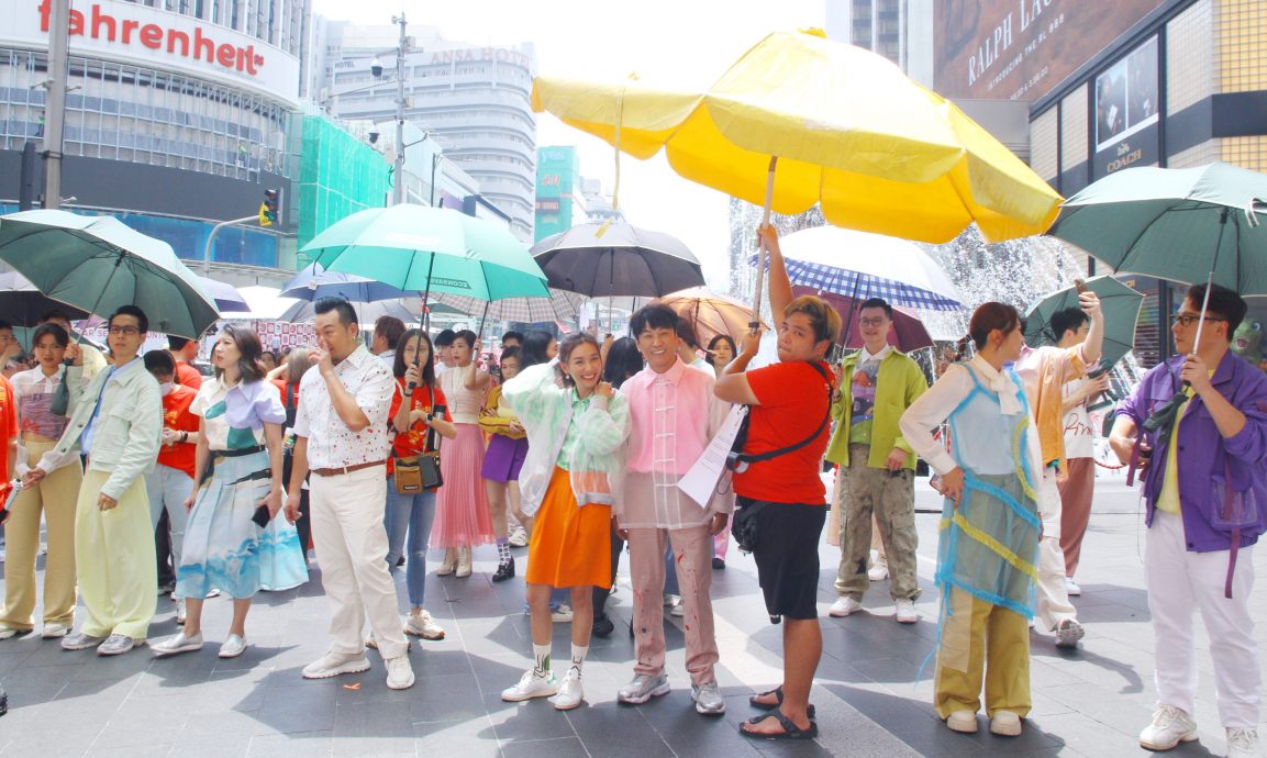 Astro贺岁MV唱跳大场面 特为林德荣简化舞蹈动作