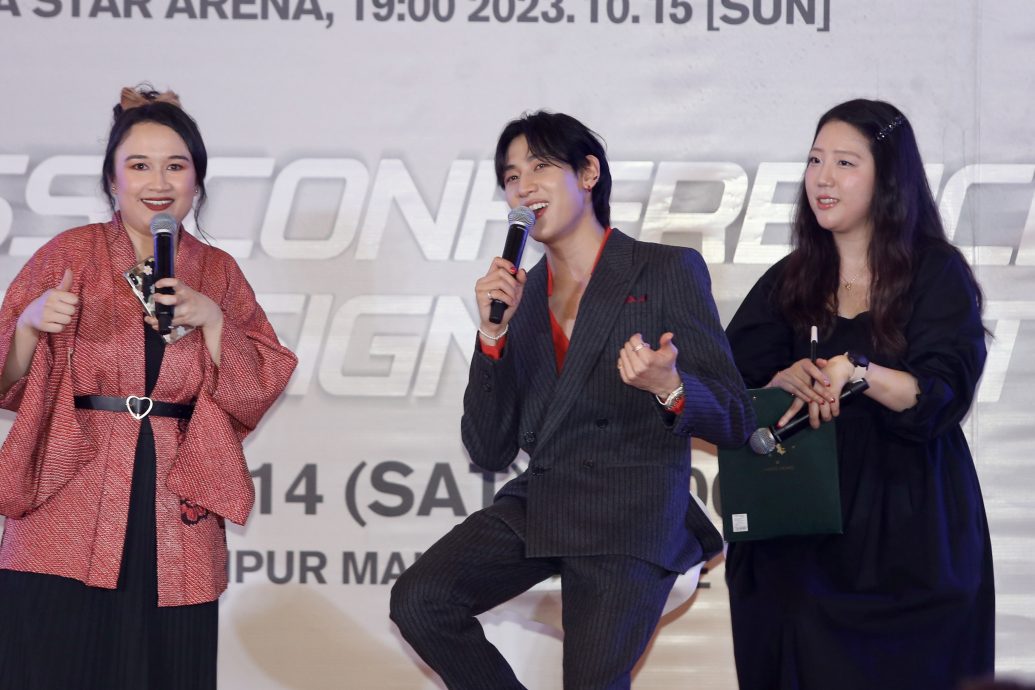 BamBam@GOT7来马想去酒吧 现学马来文喊“干杯”