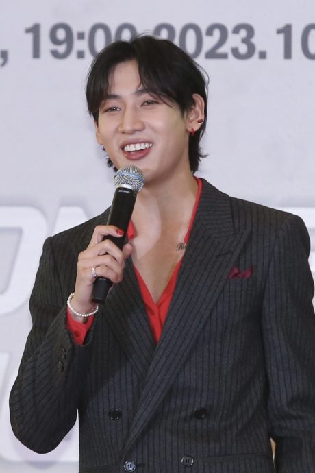 BamBam@GOT7来马想去酒吧 现学马来文喊“干杯”