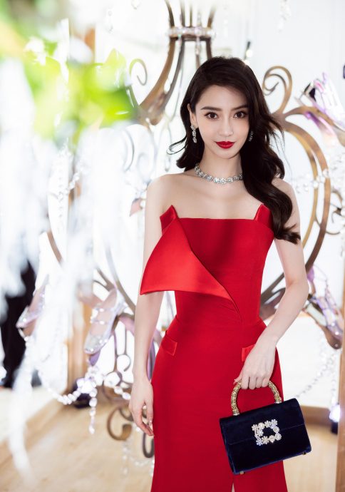 网曝疑似Angelababy散场上车视频 疯马秀观众帮佐证非她本人