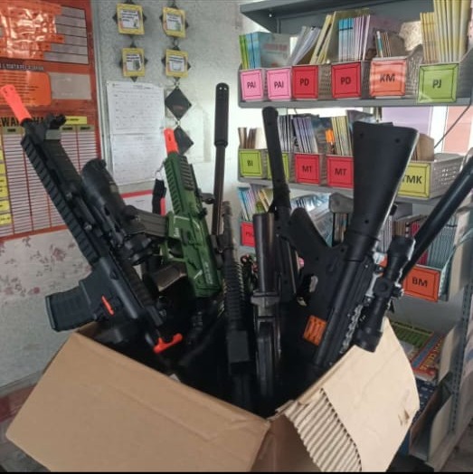 “巴团结周”学生持玩具枪 人权组织：太可怕了！