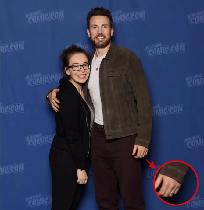 “美国队长”秀婚戒认已婚 停工享受二人世界