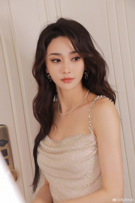 《封神》陈牧驰爆搭上失婚浪姐 甜牵陈冰挑首饰