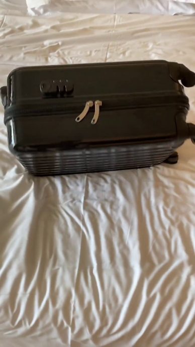 《爱.回家》男星酒店洗衣闻内裤 行李箱放床挨骂没品