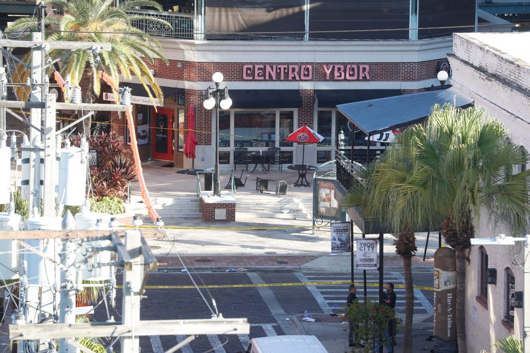  万圣节周末不平静  美国多地爆枪击致11死76伤