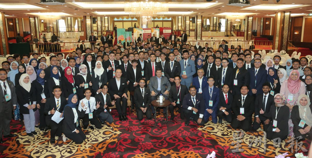 下议院议长佐哈里谈心路历程