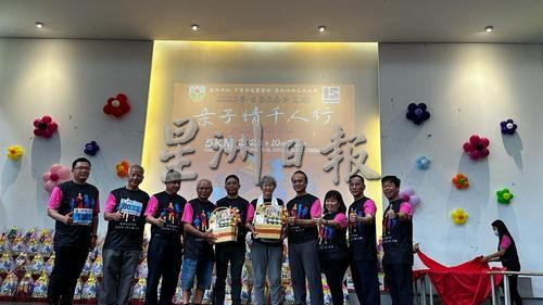 东:千人行,为华教!