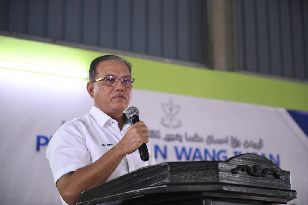 东:彭州务大臣拿督斯里旺罗斯迪指出,立卑迪冬国小(Sk Titom)是彭州首间安装Starlink(星链)卫星互联网设备的学校。