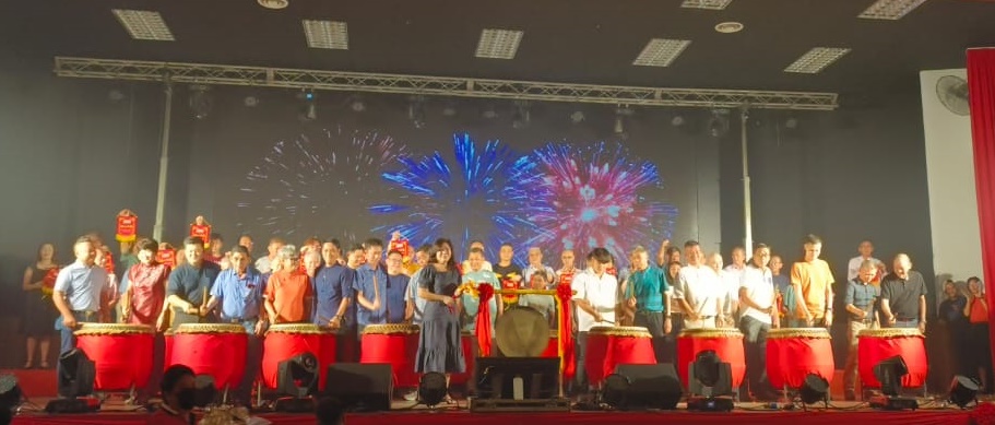 东：淡马鲁启智华小百年校庆暨筹募精明课室设备晚宴 远远突破目标 筹得138万令吉