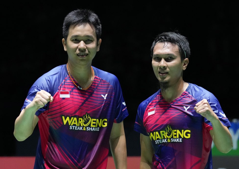 丹麦羽球超级750赛 亚运冠军李诗沣首圈出局 谢苏次圈斗爸爸组合